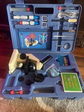 Meade Model 8200 Student Microscope Kit